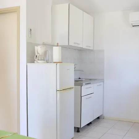 Apartman With A Parking Space Hvar - 5687