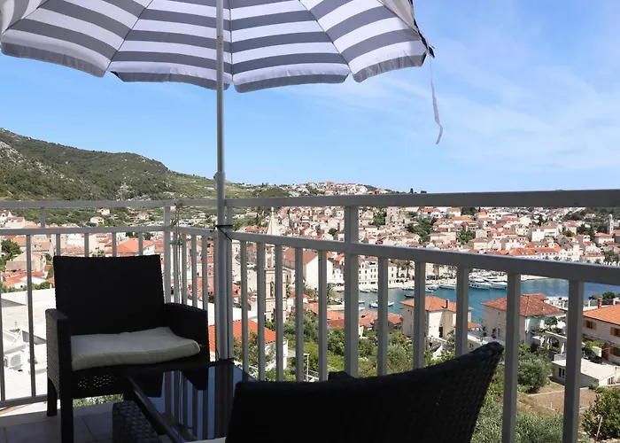 With A Parking Space Hvar - 5687 Apartamento Hvar Town