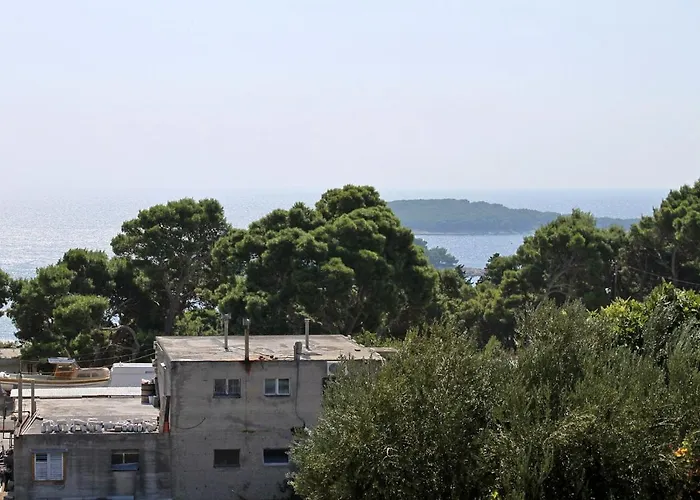With A Parking Space Hvar - 5687 Apartamento Hvar Town